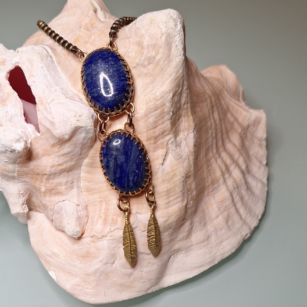 Elegant Blue and Gold Pendant Necklace